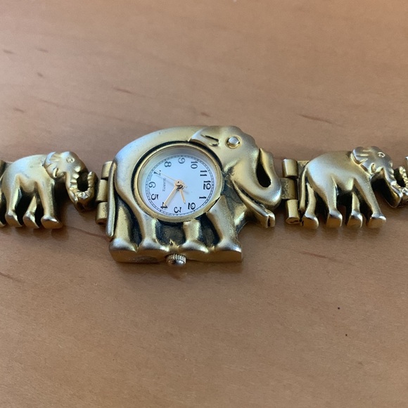 Elephant WATCH. Most likely needs a battery. - Picture 2 of 3